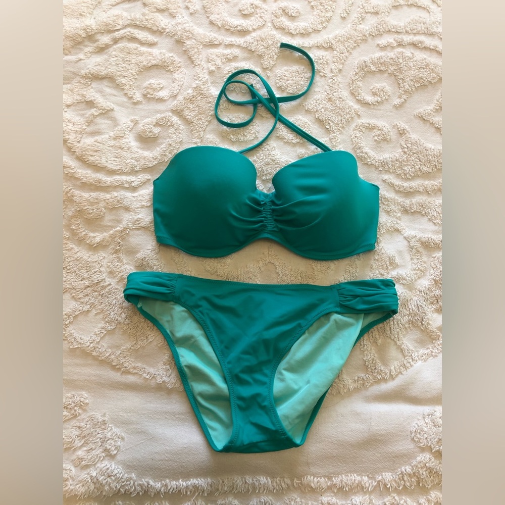 Victoria’s Secret Bikini Set in Turquoise 36DD Top/Large Bottom